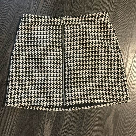 🍍EXPRESS HOUNDSTOOTH SKIRT🍍FRONT ZIP🍍SIZE 10🍍Z-1 - Picture 1 of 4